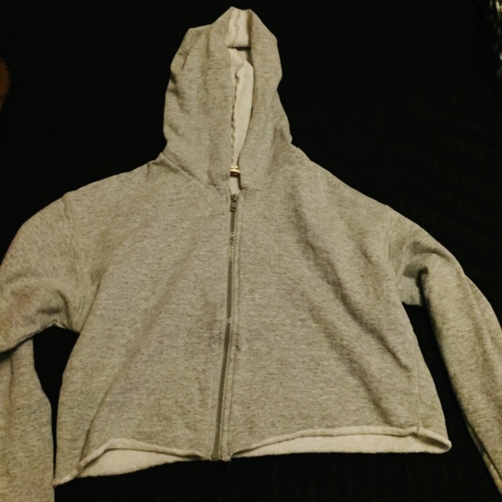 Grey cropped jacket.